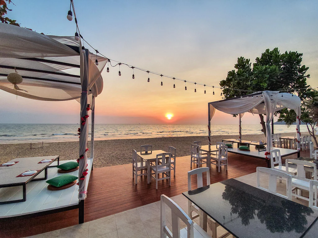 รัตนปุระ บีช รีสอร์ท
(Rattana Pura Beach Resort)