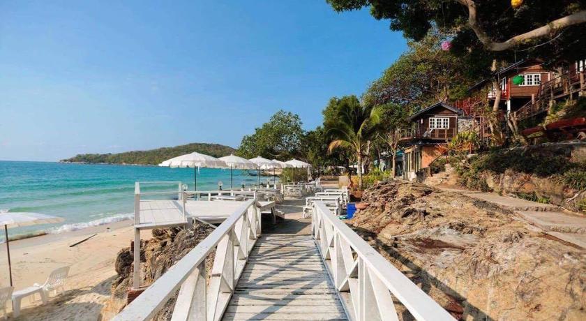 แสงเทียน บีช รีสอร์ท (Sangthian Beach Resort)