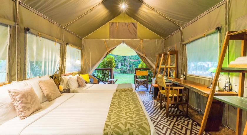 หินตก ริเวอร์ แคมป์ แอท เฮลล์ ไฟร์ พาส
(Hintok River Camp @ Hellfire Pass)