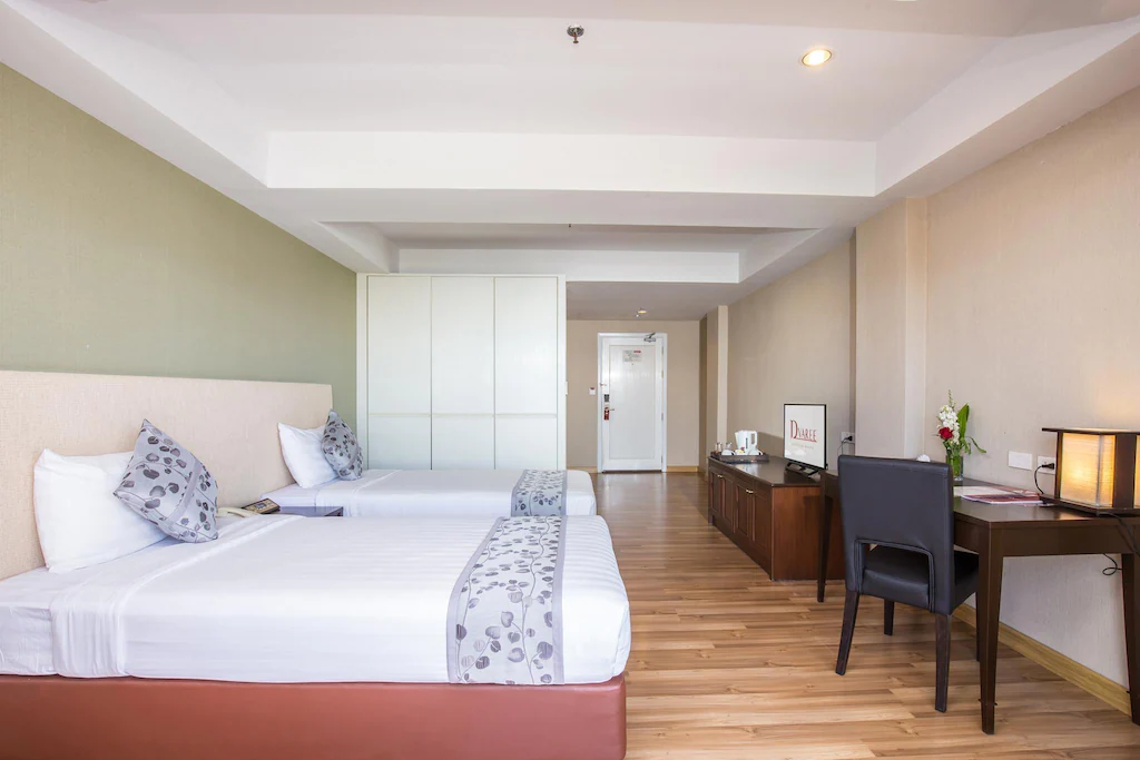 ดี วารี จอมเทียน บีช พัทยา โฮเทล
(D Varee Jomtien Beach Pattaya Hotel)