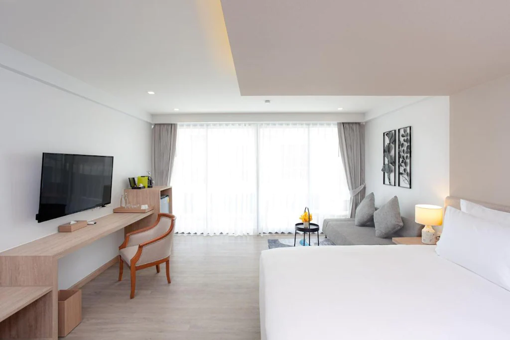 อโณณา บีชฟรอนท์ รีสอร์ท
(Anona Beachfront Phuket Resort)