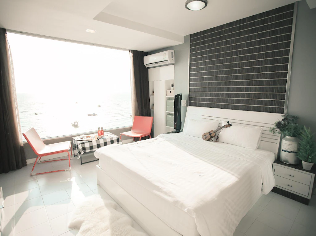 เดอะ มาริน่า บางแสน เฮาส์
(The Marina Sea View House Bangsaen)