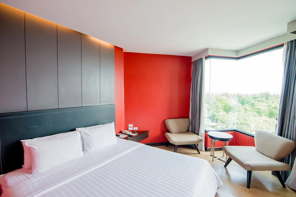 โรงแรมเดอะเซส บางแสน
(The Sez Hotel Bangsaen)