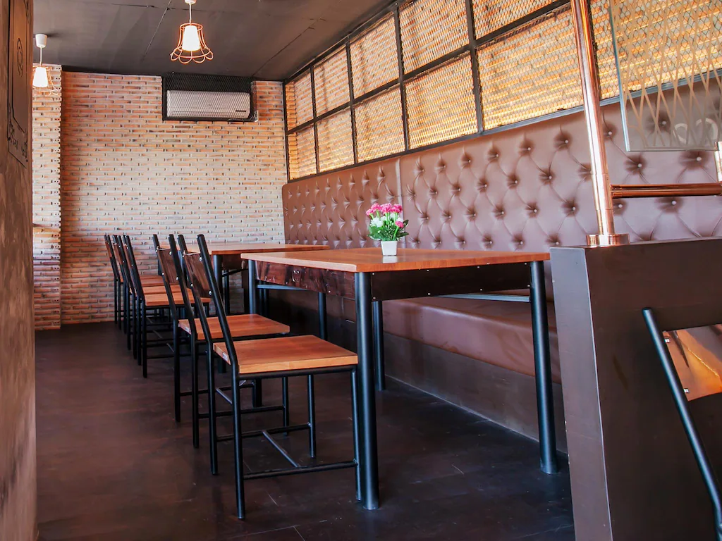 บีทู จอมเทียน โฮเต็ล
(B2 Jomtien Hotel)