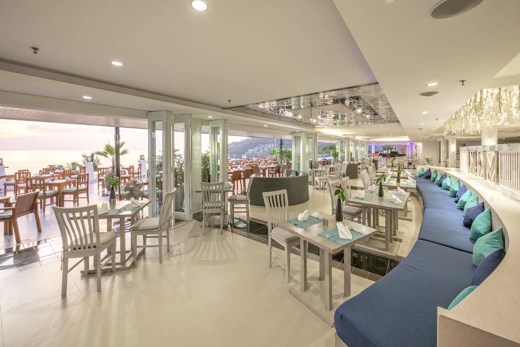 อันดามันตรา รีสอร์ต แอนด์ วิลลา ภูเก็ต
(Andamantra Resort and Villa Phuket)