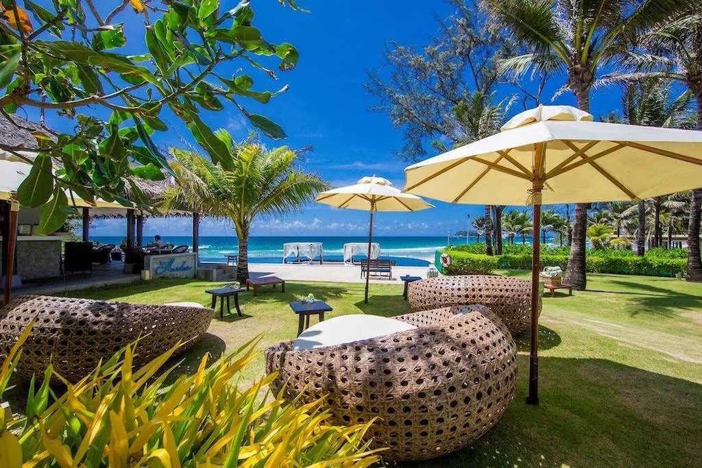 เดอะ ชอร์ แอท กะตะธานี
(The Shore at Katathani)