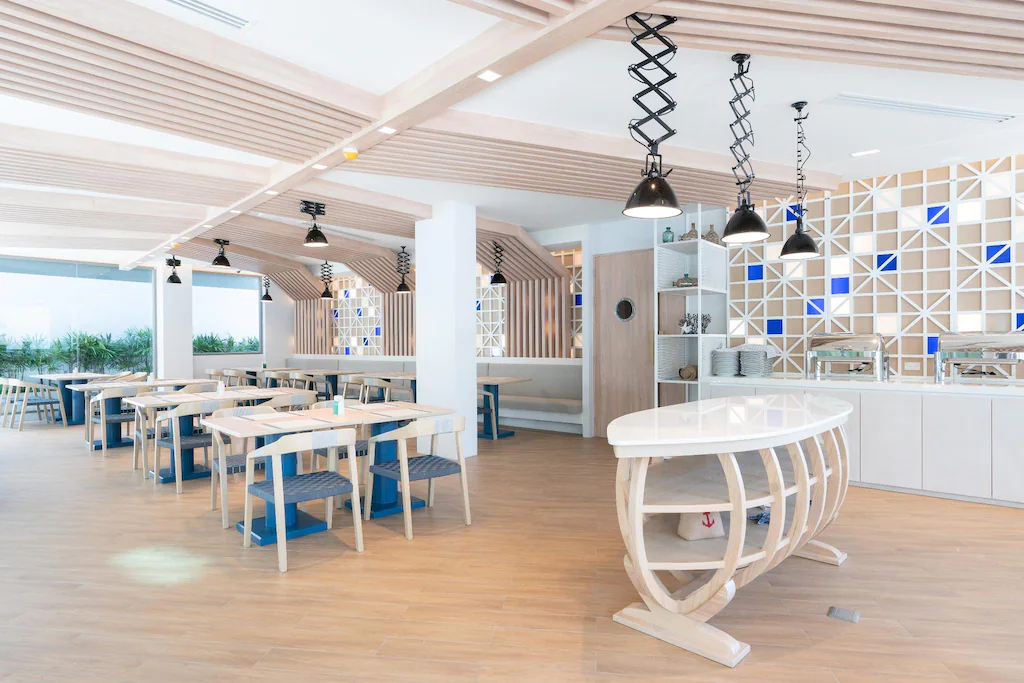 พันวาบุรี บีชฟรอนท์ รีสอร์ท
(Panwaburi Beachfront Resort)