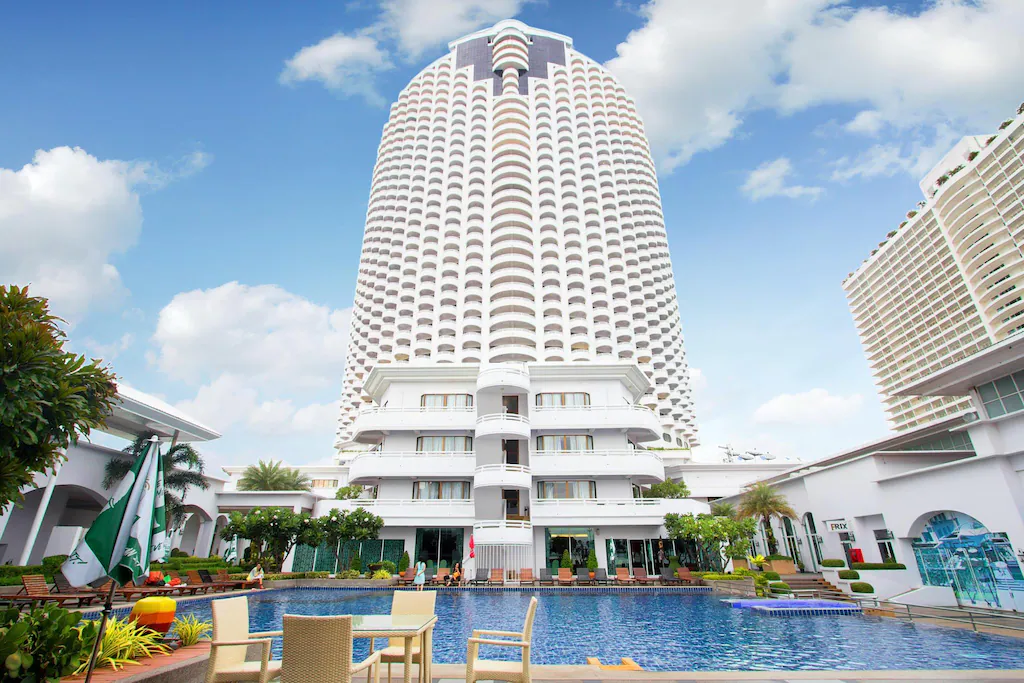 ดี วารี จอมเทียน บีช พัทยา โฮเทล
(D Varee Jomtien Beach Pattaya Hotel)