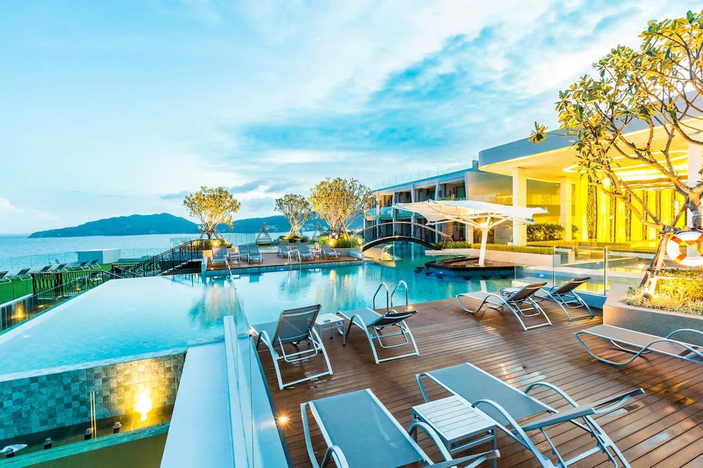 เครสต์ รีสอร์ต แอนด์ พูล วิลลา
(Crest Resort & Pool Villas)