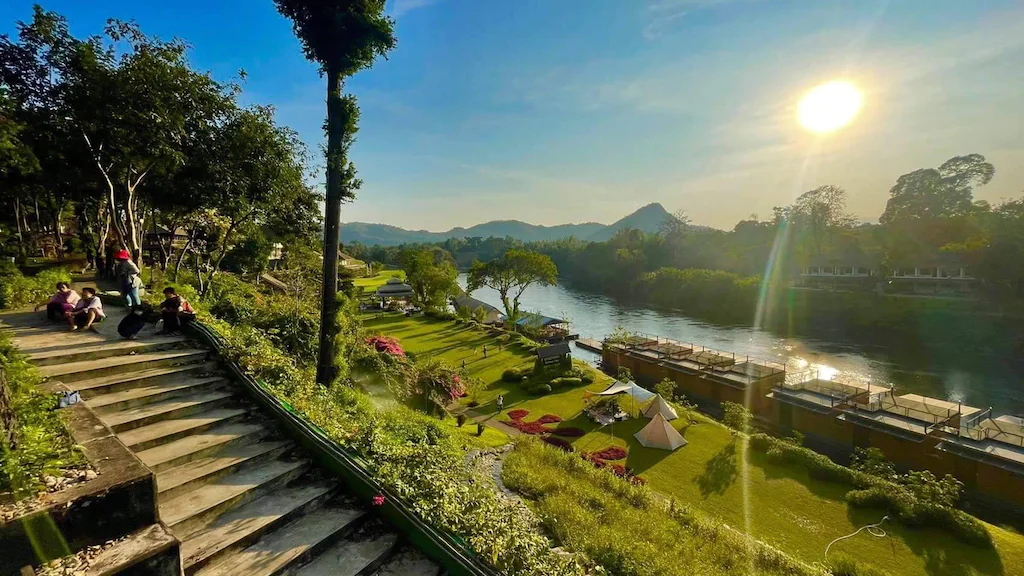 สวนไทรโยค รีสอร์ต
(Suansaiyok Resort)