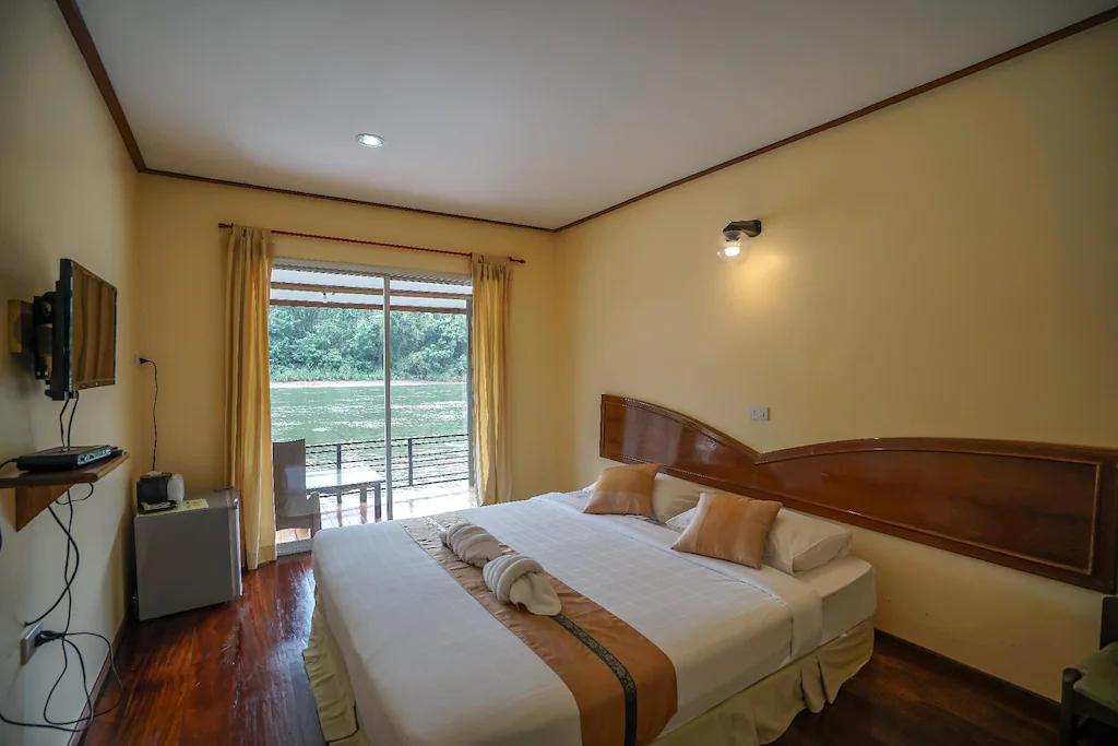 เขาโทน ริเวอร์วิว รีสอร์ท
(KhaoThone Riverview Resort)