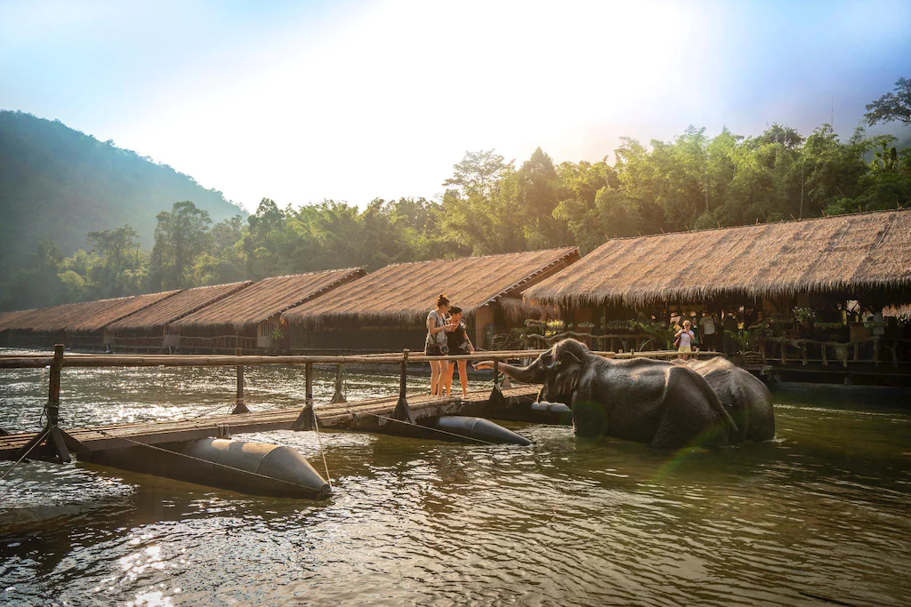 ริเวอร์แคว จังเกิลราฟท์ รีสอร์ท
(Riverkwai Jungle Rafts Resort)