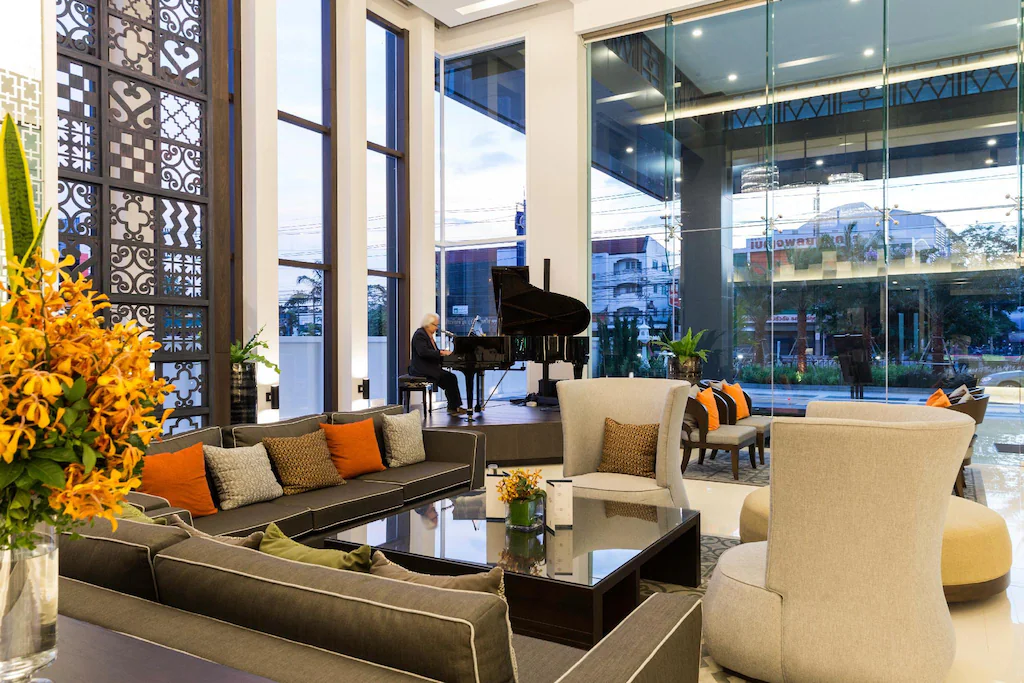 แคนทารี โฮเต็ล แอนด์ เซอร์วิซ อพาร์ตเมนต์ โคราช
(Kantary Hotel and Serviced Apartment Korat)