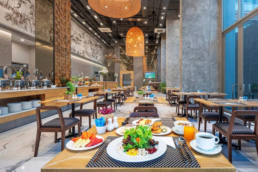 ไอซาน่า โฮเทล โคราช
(Aizana Hotel Korat)