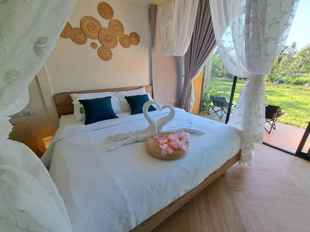 บ้านนาย บ้านนอก รีสอร์ท
(Baan Nai Baan Nok Resort)