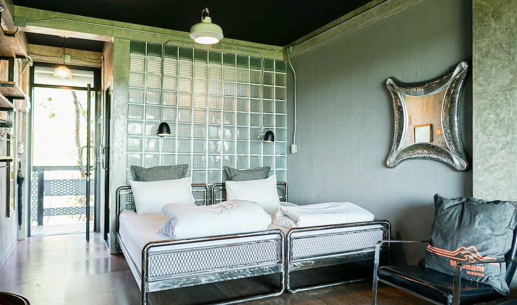  มีนา วิลล่า
(Meena Villa)