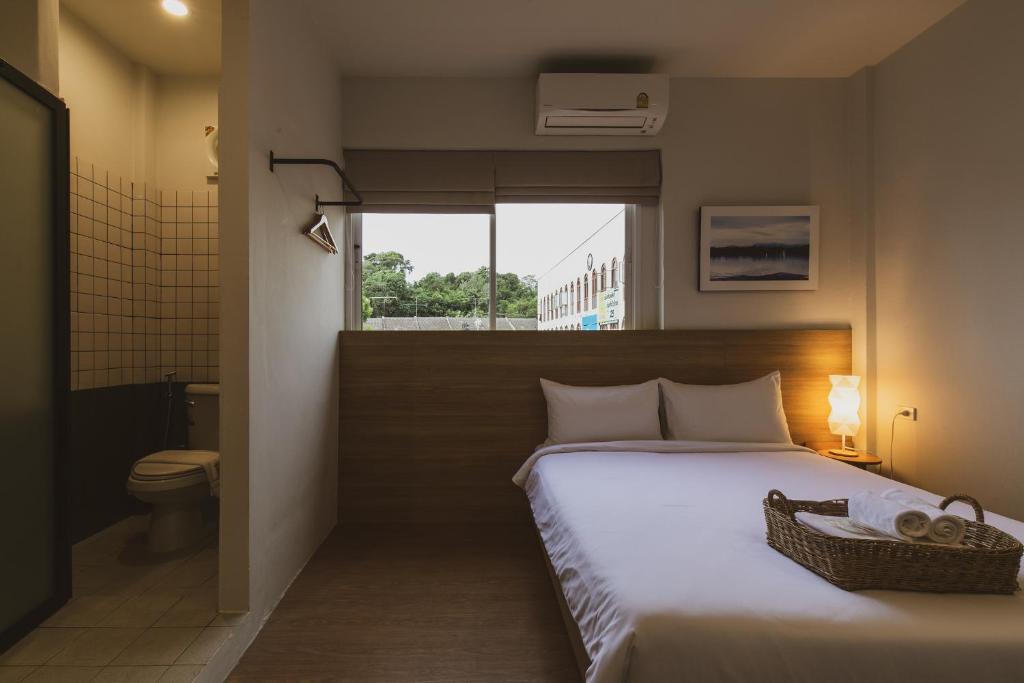 โรงแรม ศิริชัย ดีไซน์
(Sirichai Design Hotel)