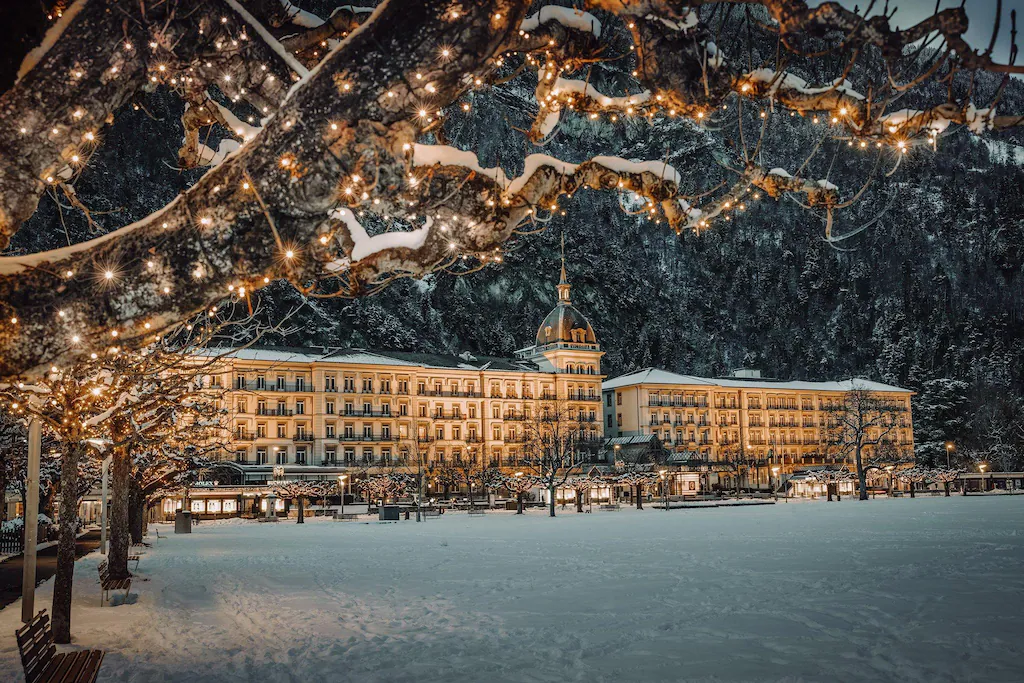 วิคตอเรีย จางฟราอู แกรนด์ โฮเต็ล แอนด์ สปา
(Victoria Jungfrau Grand Hotel and Spa)