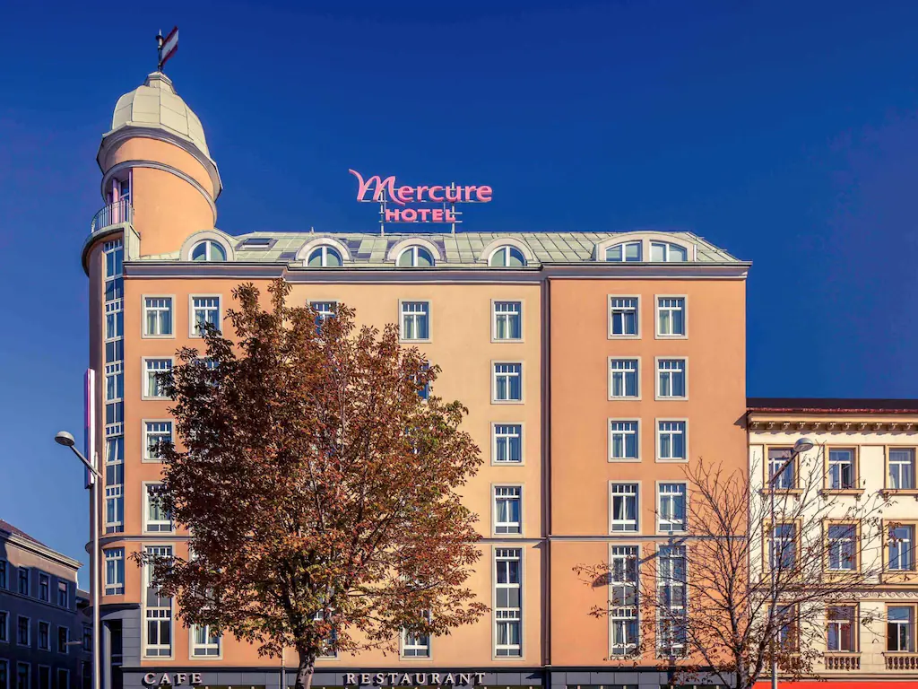 โรงแรมเมอร์เคียว วีน เวสต์บาห์นโฮฟ
(Mercure Wien Westbahnhof Hotel)